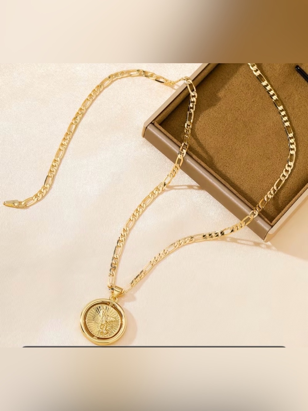 Gold Medallion Pendant Necklace - Women Jewelry